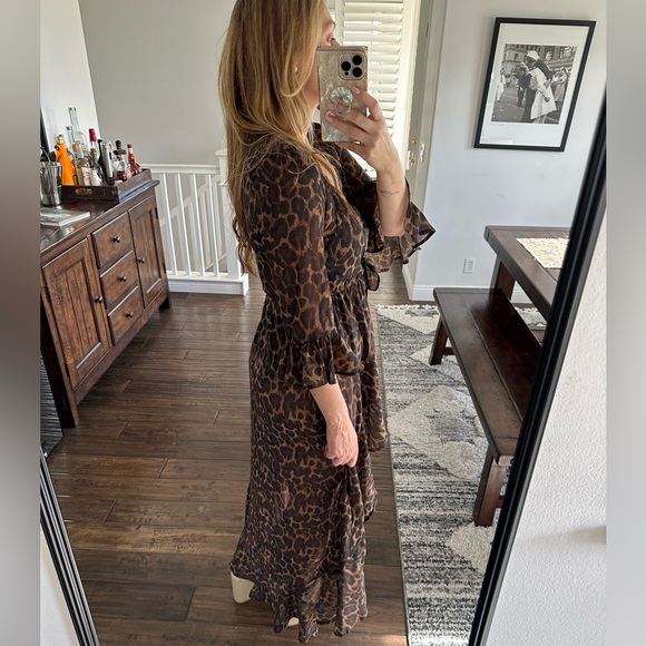 Leopard Beach and Pool Party High Low Coverup Size Small America & Beyond - Picture 7 of 8